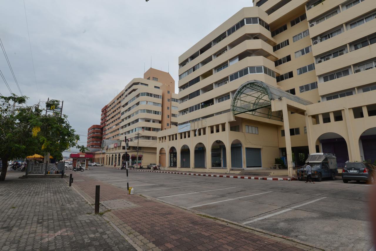 Cozy Loft Hostel Pattaya Exterior foto